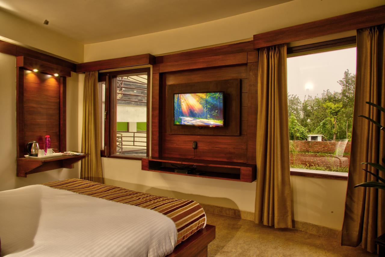 The Palm Resort-Luxuria ناينيتال المظهر الخارجي الصورة